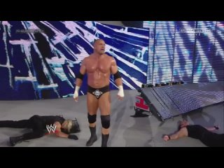 [#My1] Shield (Seth Rollins, Dean Ambrose and Roman Reigns) vs. Evolution (Triple H, Batista and Randy Orton)