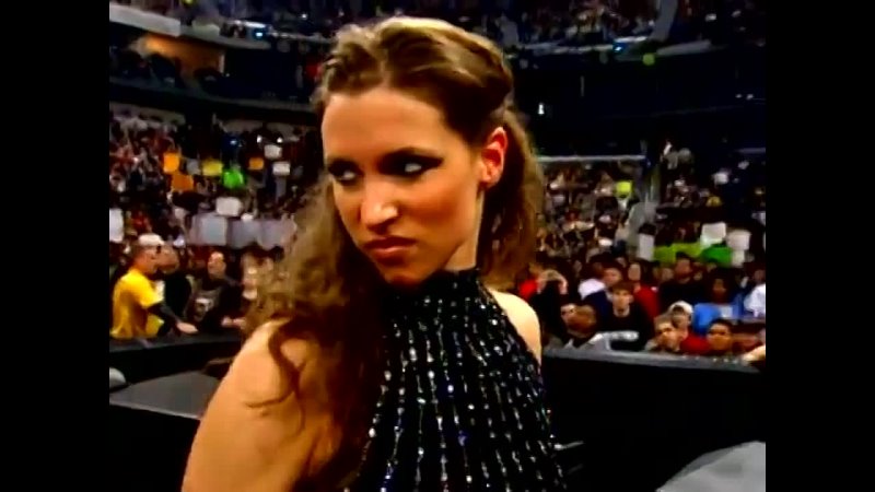 Trish Stratus vs Stephanie McMahon