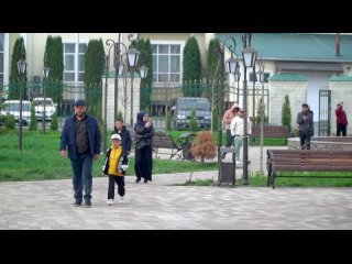 Вместе с верующими мусульманами принял участие в праздничном намазе в соборной мечети Карачаево-Черкесии
