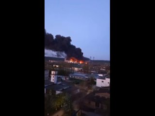 ️ Кадры пожара на Трипольской ТЭС в Киевской области после удара ВС РФ
