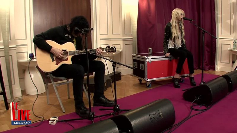 The Pretty Reckless ( Taylor Momsen) Just