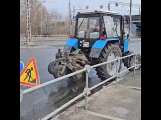 Кондопожское ДРСУ продолжает уборку смета в городе