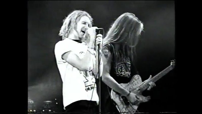 Alice In Chains 1990 Love, Hate, Love ( Live at Moore Theatre,