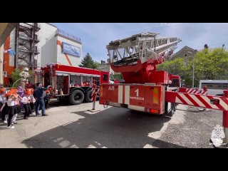 В преддверии 375 годовщины пожарной охраны России в 1-ой пожарно-спасательной части города Черкесска состоялась экскурсия для во