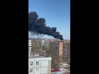 Мощный пожар в Омске. Дым видно из любой точки города