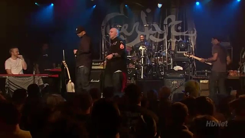 Everlast ft Danny Boy ( House of Pain) Jump Around Live