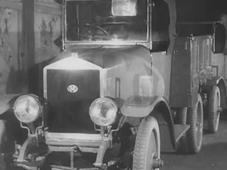 Московский транспорт, 1920-е годы  В кадре автобусы Renault, Leyland и первый советский грузовик АМО-Ф-15. (видео)