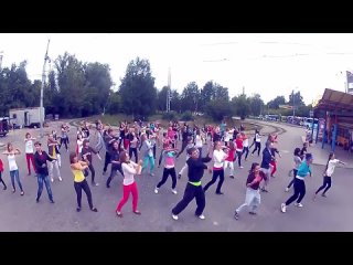 Танцевальный флеш-моб в трамвае. Пермь