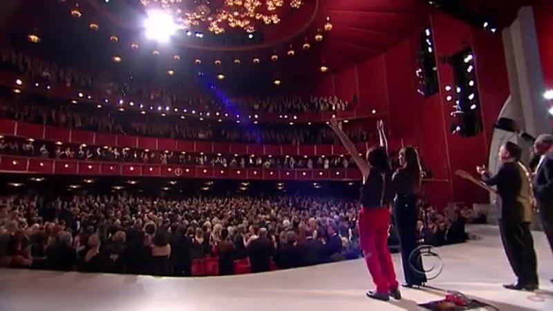 Bonnie Raitt, Tracy Chapman, Jeff Beck and Beth Hart - "Sweet Home Chicago" (2012)