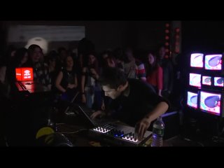 [nicolas jaar @ boiler room]