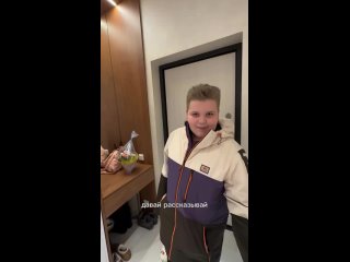 Молодец мальчик! Думаю, однокласснице было приятно очень получить шарики и цветы! - Ольга Полищук