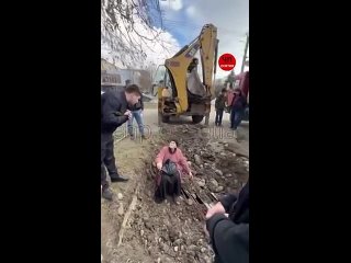Во Владикавказе жители не дали установить вышку сотовой связи из-за опасений облучения  "Хотели поставить вот тут 5G —... (видео)