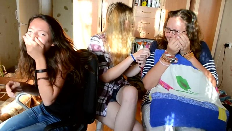 2 girls 1 cup reaction