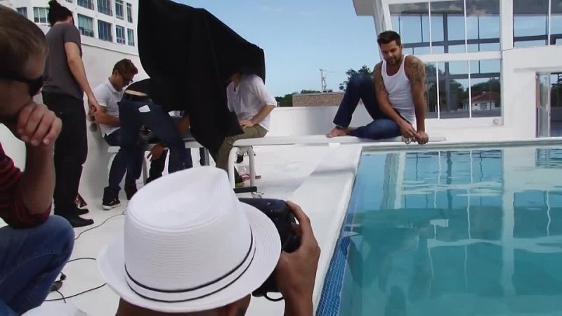 Go Behind the Scenes with Ricky Martin at Latina