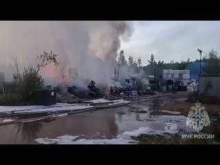 В настоящее время пожар в Нижнем локализован, ликвидировано открытое горение на площади 500 кв.м.  Погибших и... (видео)