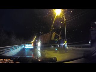 В Кингисеппском районе по дороге в Ивангород произошло столкновение  междугороднего автобуса   Lux express и... (видео)