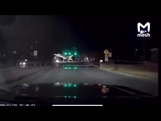 Тела минимум 19 погибших достали из реки в Вашингтоне, куда упал столкнувшийся с военным вертолётом пассажирский... (видео)