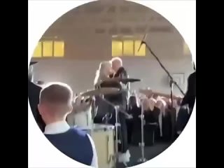 Шаман и Екатерина Мизулина: слухи о поцелуе опровергнуты! ❌💋  В интернете появилось видео с другого угла, на котором... (видео)