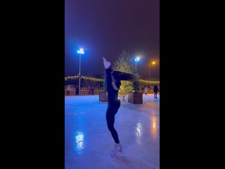 ⛸️ На «Катке у Флагштока» вновь побывала российская фигуристка — Станислава Константинова (видео)