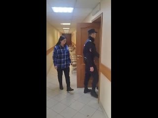В Приморском районе судили молодого человека, взятого с поличным при передаче денег от обманутого аферистами... (видео)