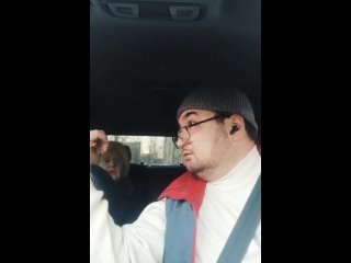 «Её зомбируют, чтобы она все деньги им отправила»: в Санкт-Петербурге таксист спас пенсионерку от мошенников, когда она... (видео)