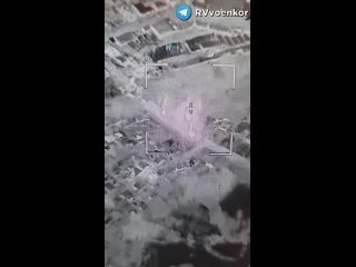 СРОЧНО! ВРАЖЕСКАЯ КОЛОННА УНИЧТОЖЕНА НА ВЫЕЗДЕ ИЗ СУДЖИ    На кадрах колонна техники украинских оккупантов пытается... (видео)