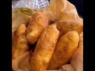 Пирожки с капустой😋  Ингредиенты: - кефир - 380 мл - сода - 1/2 ч.л - соль - 1/2 ч.л - яйцо - 1 шт - мука - 530 гр -... (видео)