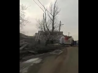 В Волгоградской области привычная жизнь поселка была нарушена заполонившими округу фурами    С увеличением грузового... (видео)
