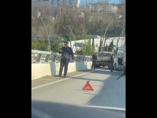 На Дублере массово столкнулись автомобили  Авария с участием четырех транспортных средств произошла днем 27 января, на... (видео)