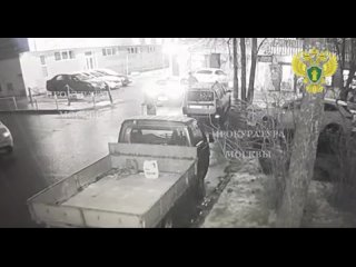 В Новой Москве таксист насмерть сбил пожилую женщину.  Данная трагедия случилась во дворе 1-го микрорайона. Водитель не... (видео)