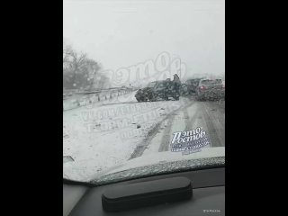 Множество аварий случилось на трассе Ростов — Новочеркасск    Водители заявили, что из-за нечищеной дороги произошло... (видео)