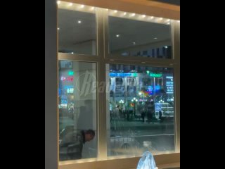 Суперзлодей из Калининграда так сильно обиделся на булочки с корицей, что от негодования начал громить кафе и пугать... (видео)
