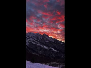 ❤️🔥 Время огненных закатов в горах.   📍Курорт Роза Хутор   📹 mitjay_sochi (видео)