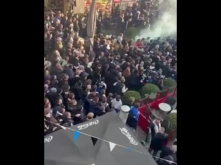 В прошлом сезоне Кайзерслаутерн до финала добрался, и уступил как раз Байеру, а в этом удивила Арминия. Но в отличие от... - Матиас Фришутер