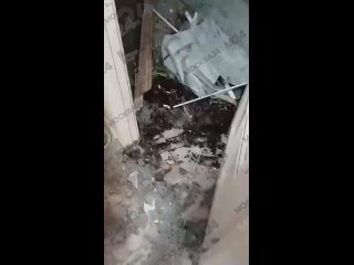 Последствия попадания обломков БПЛА на многоквартирный дом в Раменском, повреждены как минимум 7 квартир, заявил... (видео)