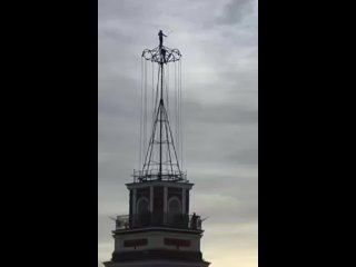 😱 В центре Петербурга руферы забрались на башню Думы.    ‼ НЕ ПОВТОРЯТЬ! ОПАСНО ДЛЯ ЖИЗНИ! (видео)