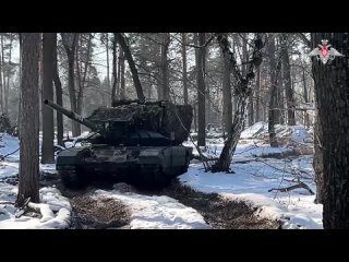 🔎 Воздушная разведка обнаружила живую силу противника, закрепившуюся в нежилом здании. Координаты цели были оперативно... (видео)