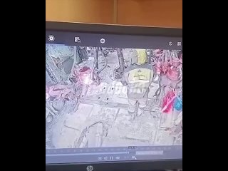 Рабочий день в ХМАО, превратившийся в фильм ужасов: бурильщика смяло под гидравликой. Осторожно, жестокие кадры, 18+   ... (видео)