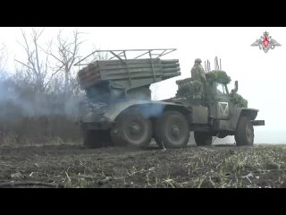 Мощный залп под покровом ночи    Артиллеристы группировки войск «Восток» нанесли удары по позициям ВСУ на Южно-Донецком... (видео)