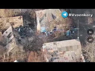 🪂🇷🇺 Десантники зачищают Басовку   ВС России наступают на сумском направлении   ▪️Бойцы ВДВ продолжают наступление из... (видео)