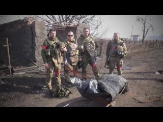 🙏🏻🇷🇺 Комбат, поехали домой! С Богом!    За командиром сегодня пришли и те бойцы, отход которых в Малой Локне в... (видео)