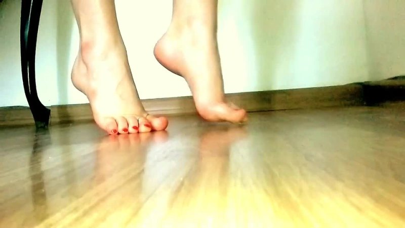 Sexy Foot Tease Barefoot