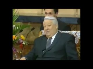 Бухой Ельцин чуть не падает с трапа и марширует по Берлину! Эх, весёлое было вре