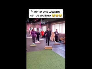Избила невидимого врага😂 - Олег Чаплин