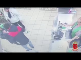 Житель Пушкина пошёл за водкой с пистолетом и получил статью  Полицейские задержали сверхразума, который воскресным... (видео)