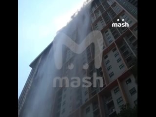 Бангкок трясёт! В городе подземные толчки магнитудой до 5 баллов, в эпицентре до 7.7. Строительные краны ходят ходуном,... (видео)