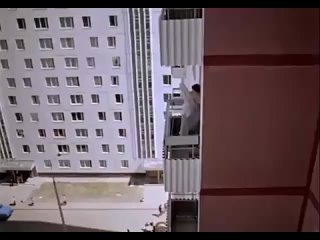 Сцена знакомства с новым районом в фильме «Вам и не снилось», 1980 год (видео)