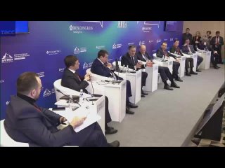 Патрушев и Дмитриев выступают на VI Международном арктическом форуме