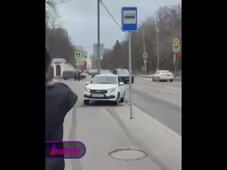 Бородач-понторез на «Гранте» устроил школу дрифта на пешеходном переходе и чуть не сбил женщину в Москве    Рядовой... (видео)