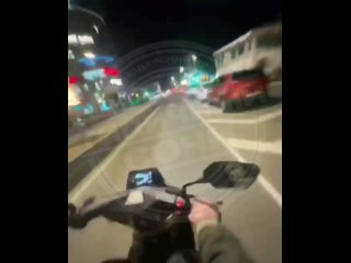 Зумеры в Сочи в погоне за контентом попали в сводку ДТП  В Сочи двое молодых людей мчали на мопеде по мосту от... (видео)
